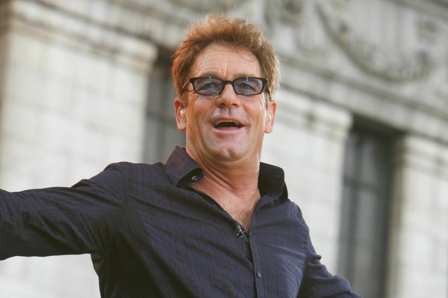 huey lewis net worth